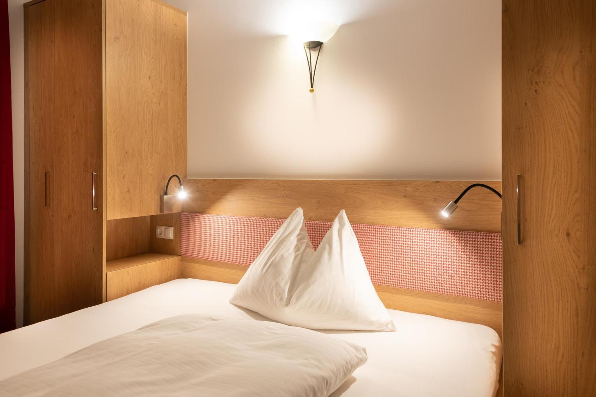 Hotel Gasthof Kroell - Inkl Nationalpark-Karte, Funcard, 1 X Grossglockner Hochalpenstrasse Kostenlos, Spielplatz Mit Streichelzoo, Genusskueche, Wandern, Radfahren, Entspannung & Erholung Niedernsill Buitenkant foto